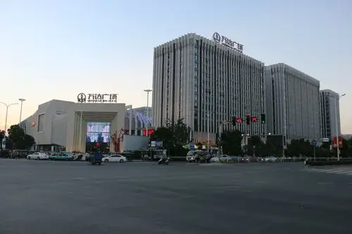 2023温州平阳万达广场购物,②广场负一层是永辉超市,购.