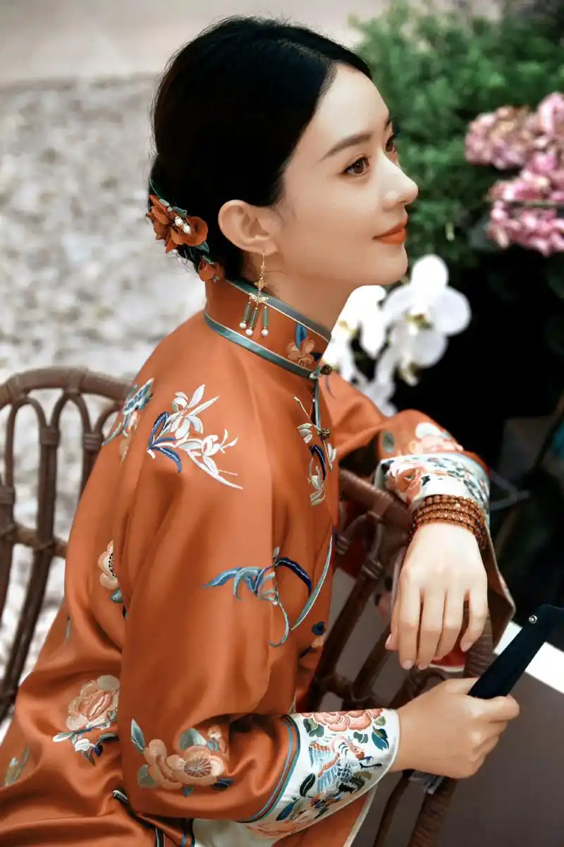 赵丽颖回眸浅笑的样子也太美了