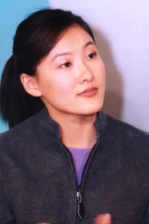 伏明霞个人资料(伏明霞:称嫁给爱情只是老公恰好有钱)