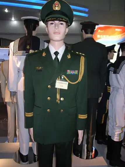 图文07式武警校官礼服