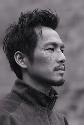 钟汉良短发帅气十足 尽显熟男魅力