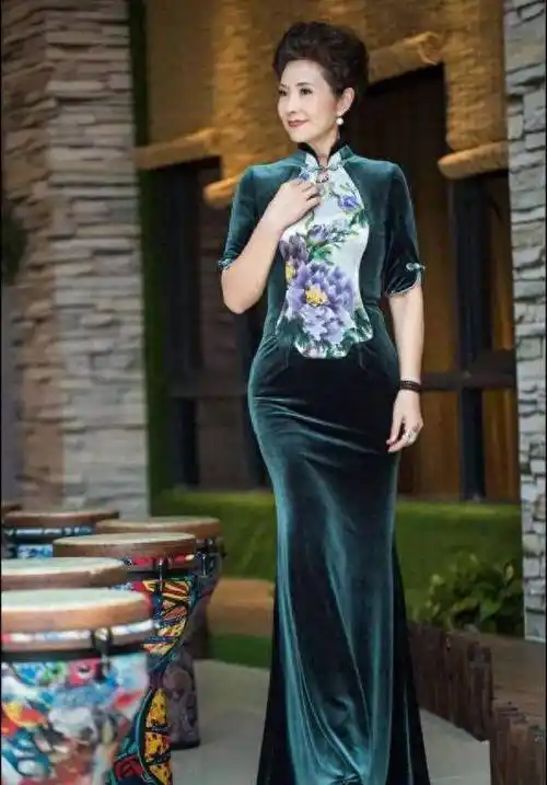 从广场舞大妈到诠释优雅的"旗袍皇后"_曹美丽_女性_年龄