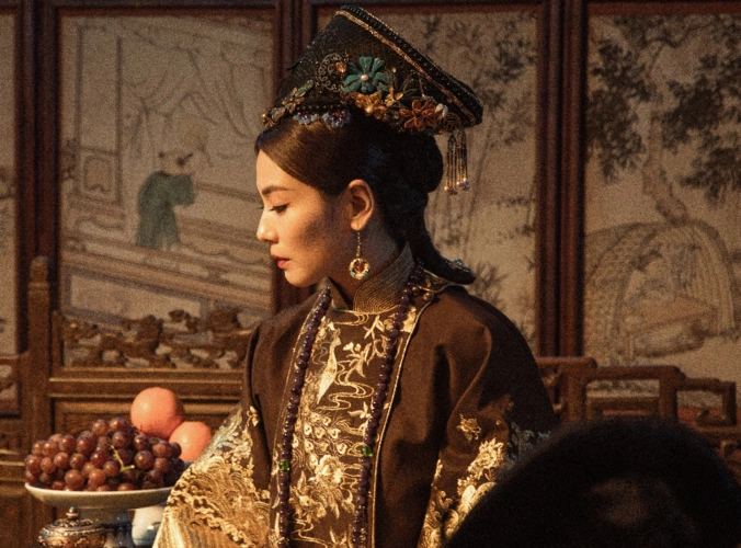 刘涛首次出演"清宫剧",造型别致气质非凡,看到儿子那一刻火了