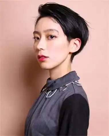 长脸女生适合的短发 修颜减龄超美