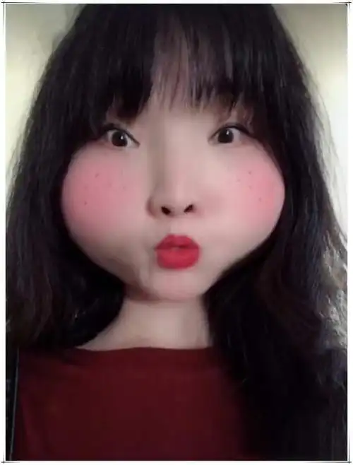 当女星自拍用"丑"滤镜,谁还认得出来是谁吗?网友:只认出热巴