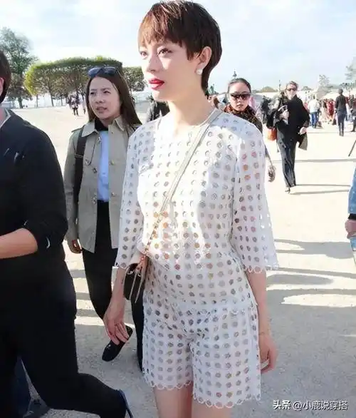 孙俪只不过换了发型,就从40岁美回20岁,短发小卷毛又奶又甜_黑色_时尚