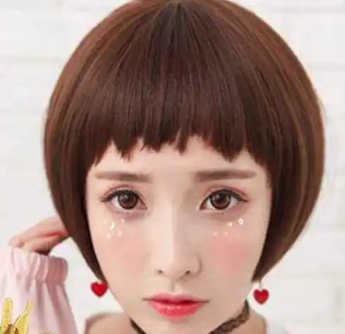 女生碎发波波头短发发型图片