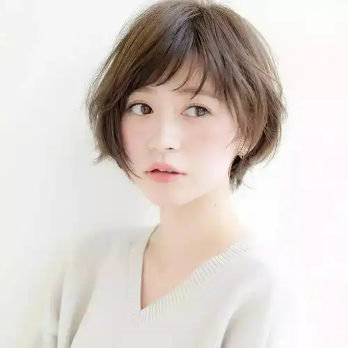 七款懒人发型,漂亮大方又好打理,一分钟出门!