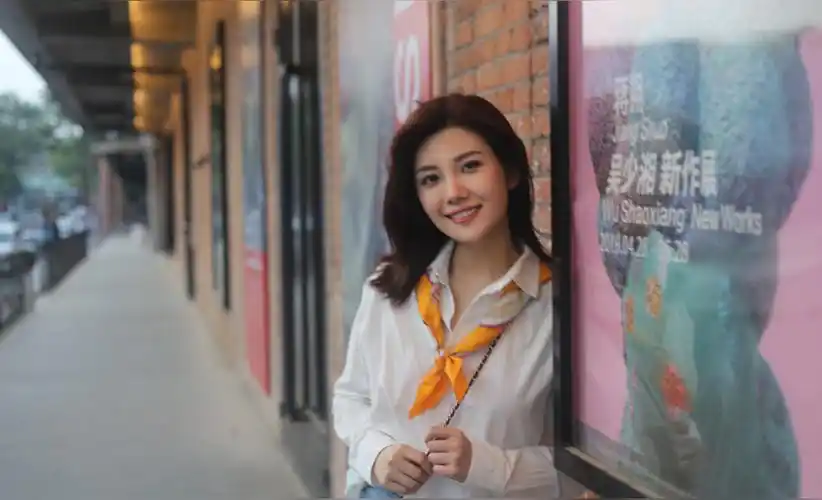 早年经历人物经历基本信息2021年9月26日,郑子可搭档男主播王言出镜