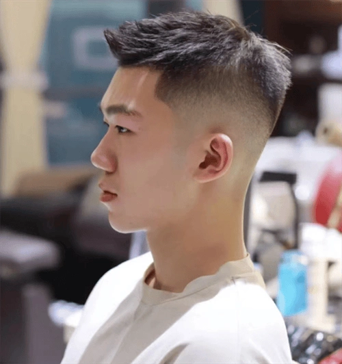 帅气时髦的前刺发型,简单自然又大气_飞机_技术_教程