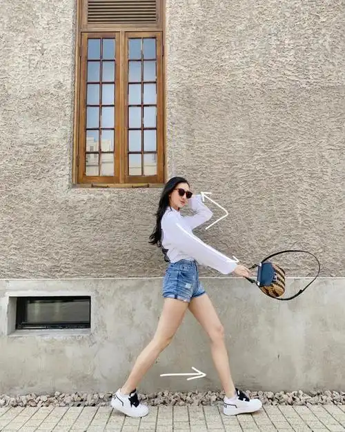 拍照姿势:7个拍照站姿,一学就会!