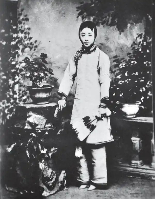 "风尘侠妓"小凤仙与将军蔡锷的恋情究竟是真是假?