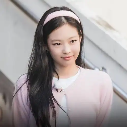 其中有"人间香奈儿"之称的jennie也从yg娱乐独立出来,正式升级当老板