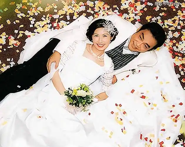 曾被嘲"吃软饭"的港星,个个宠妻无下限_罗美薇_陈奕迅_徐濠萦