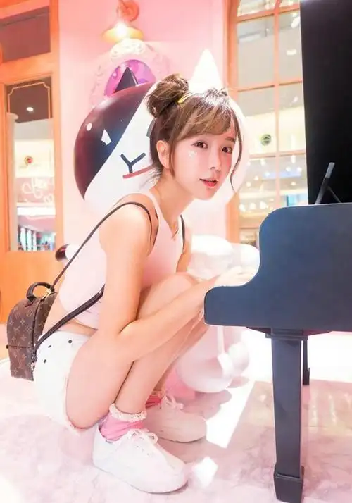 清纯女生梦幻甜美阳光俏皮唯美写真