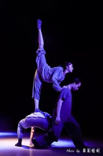 舞影图集东师舞蹈黑匣子创新实践课双三技法九题作业主课教师谢飞