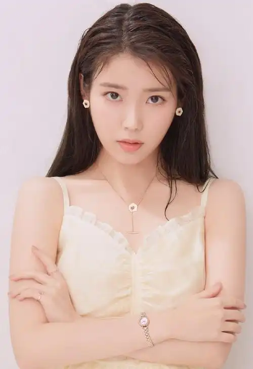 iu李知恩吊带裙性感写真图片14