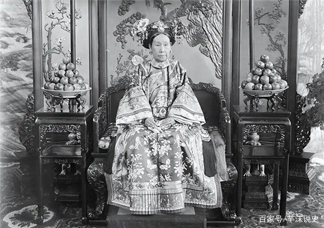 慈禧真实"老照片",被美国博物馆珍藏百余年,原来慈禧长这样