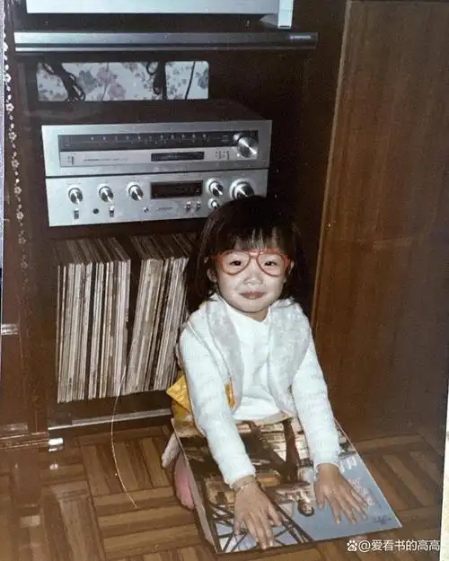 香港歌后容祖儿出道超过20年,在乐坛上拥有无可动摇的地位.