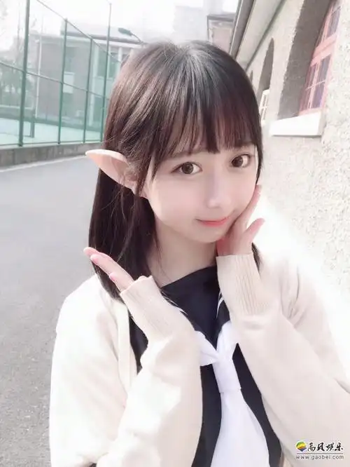 国内超萌美少女yami新图更新新公开自拍照依旧可爱小圆脸肉感小姐姐