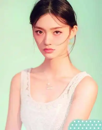 我只是在诠释眼距宽—显无辜这个主题呀,因为是由