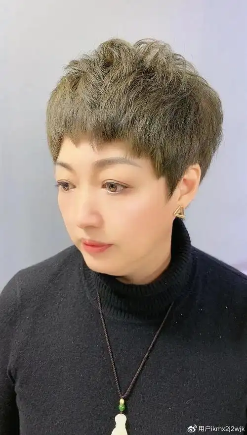 30到60岁的女性,发型这样剪,真的很好看