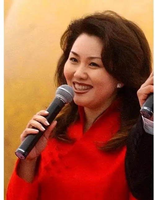 著名前央视主持人方静一生未婚44岁客死异乡成父母余生之痛