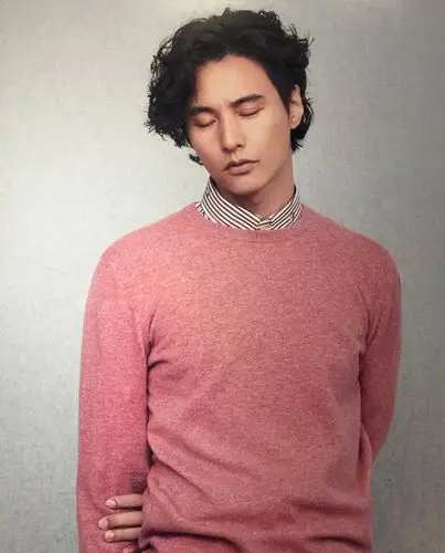 印象中元斌寸头的形象似乎还比较多,比如《蓝色生死恋》的泰锡,《孤单