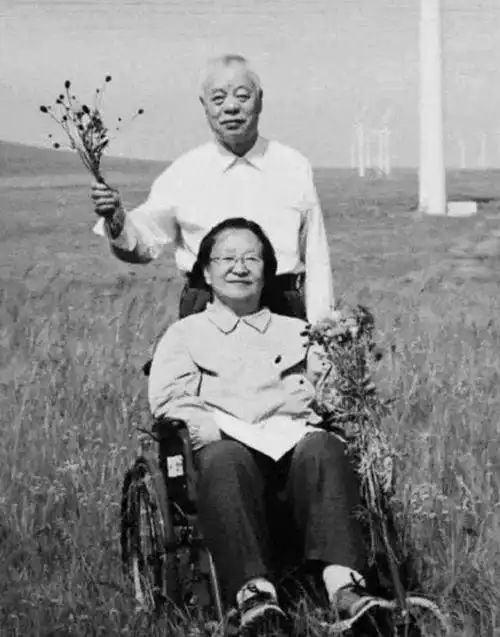 四人帮覆灭后,李银桥帮助李讷重建家庭,王光美:你办了件大好事