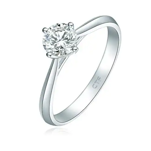 周大福 1961系列 经典18k金白简约四爪钻石戒指