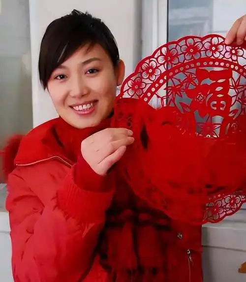 央视主播郑丽:赵普老婆被传37岁低调当妈妈,老公是普通人_工作_丈夫