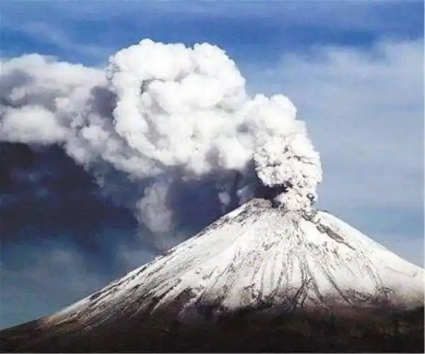 这可能需要追溯到我国康熙年间,长白山虽说是一个休眠的火山,持续几个