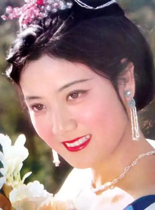 孔雀公主李秀明