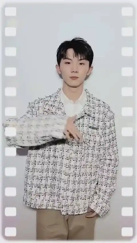 时代少年团有你比心手势舞#马嘉祺《有你》手势舞~"只因为有你,无可