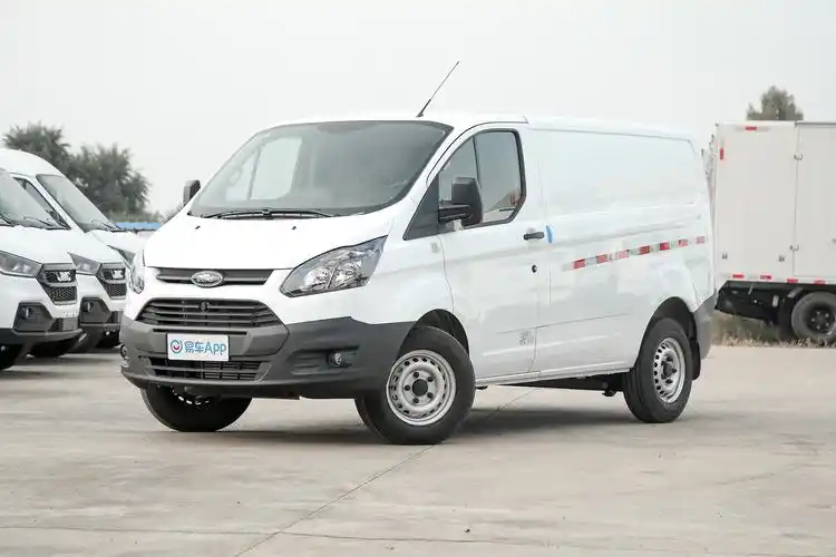 2019款全顺20t手动短轴低顶厢式运输车3座柴油国vi