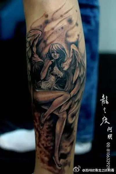 腿部女郎天使翅膀纹身图案