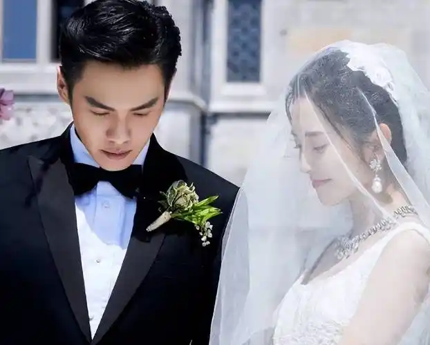 唐艺昕张若昀拍甜蜜写真!