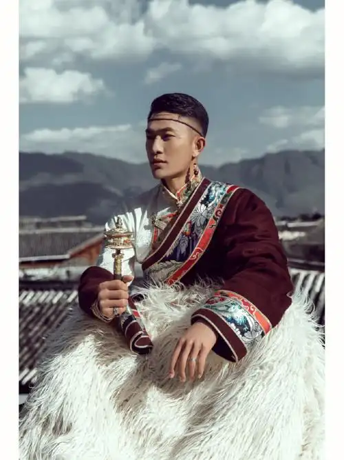 男士藏服太帅了