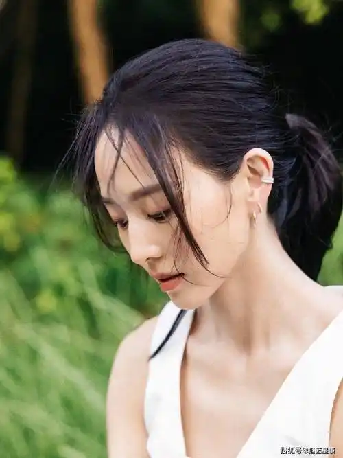 张钧甯:颜值与智慧并存的荧幕女神