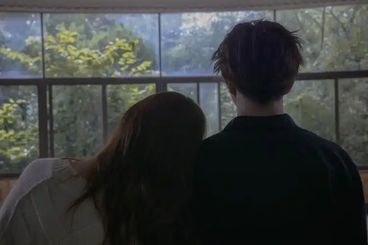 简介:戚薇薛之谦天外来物mv图片,分享一组戚薇图片给大家,图中的明星