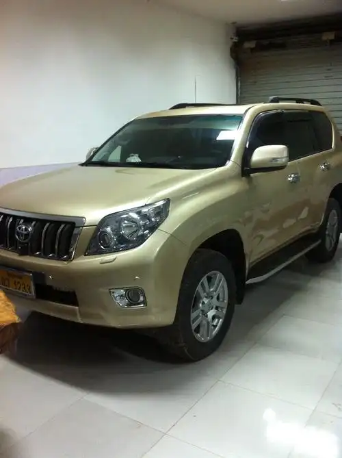 > 看看中东版的金色柴油普拉多