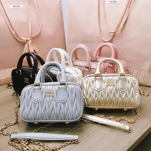 1q77就能买到的大牌miumiu保龄球包包