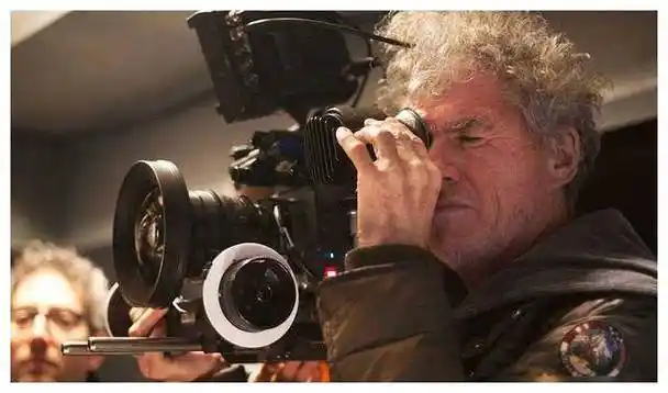 与杜可风贴脸合照,甜蜜搂抱挽手,开心快乐!_艺术_婚礼_爱情