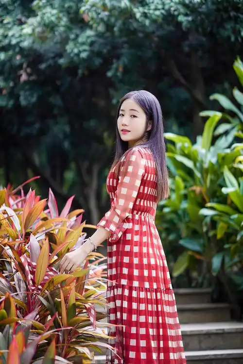 生活照同事施施