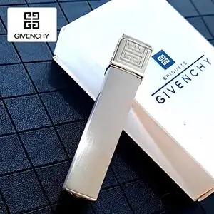 纪梵希打火机银色