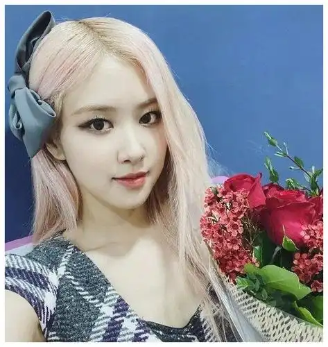 blackpink朴彩英旧照曝光眼睛变化过大遭网友质疑整过容