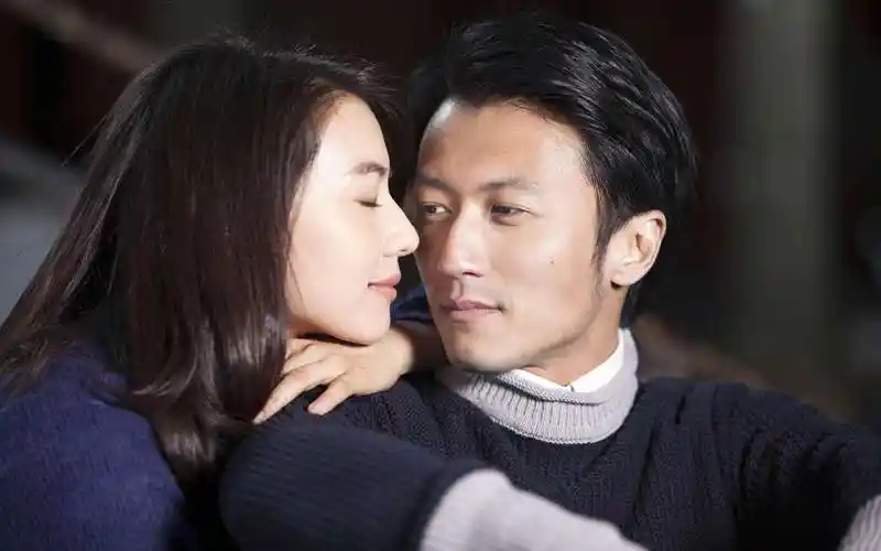 继陈羽凡吸毒,张柏芝意外第三胎,无情的谢霆锋是否牵涉其中?