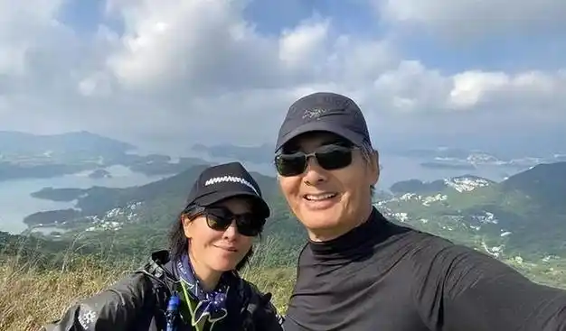 68岁周润发近照吓人手臂皮包骨全是疙瘩提醒关注健康问题