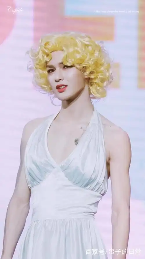 男扮女装毫无违和感的男星,王俊凯清纯,少年派的他也女装过?