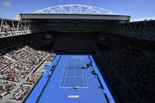 澳网/职篮比赛期借海信中心比赛 球员盼开屋顶比赛